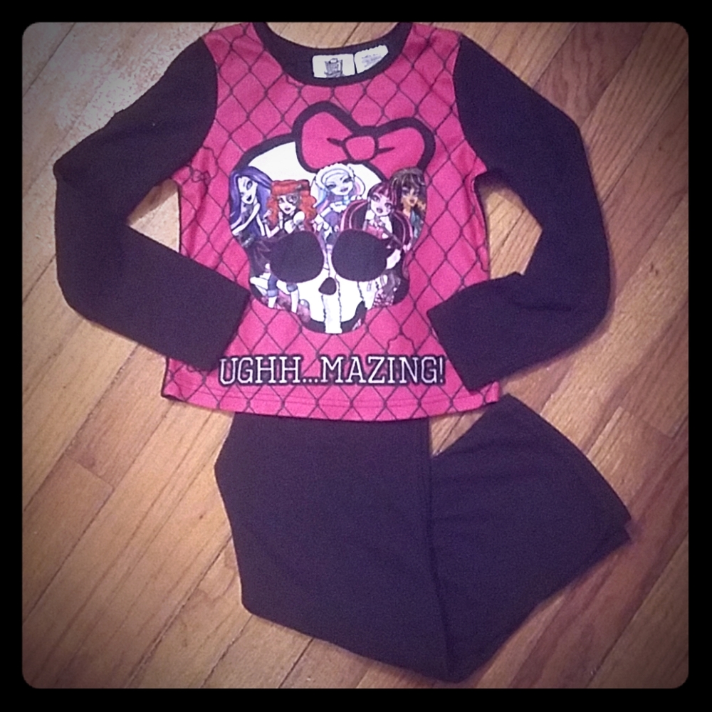 Girls pajamas *B.O.G.O*